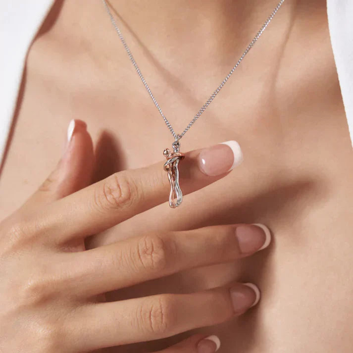 Étreinte Infinie – Le Collier des Liens Éternels