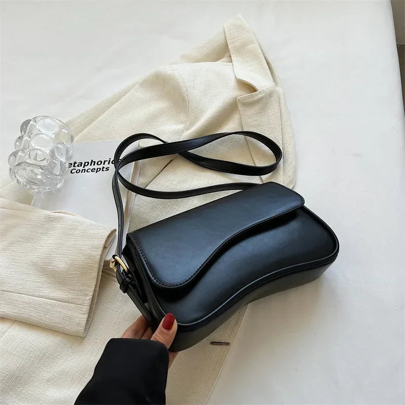 Sac en Cuir Végétalien Style Baguette - Femme - Fiora